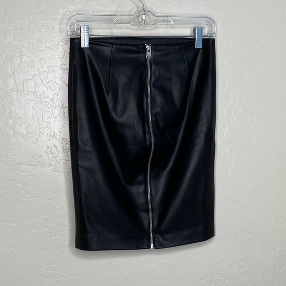 Allsaints Axel Faux Leather Skirt With Zipper - Picture 4 of 6